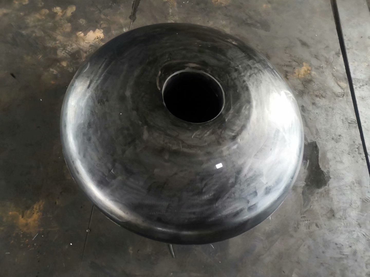 轉(zhuǎn)動型橡膠護舷